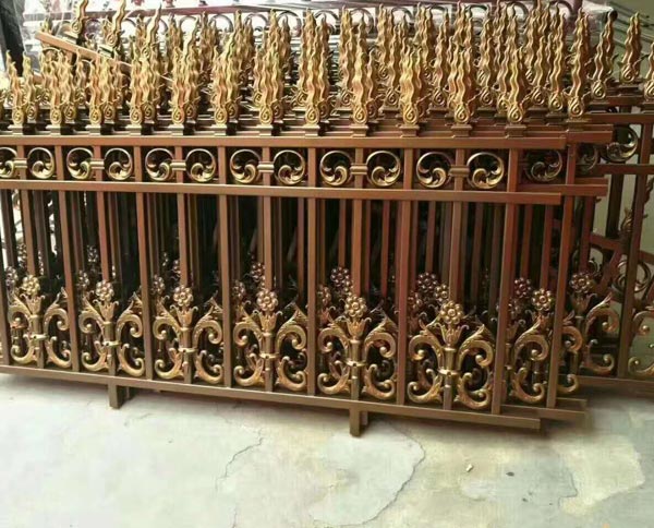 鋁藝護(hù)欄有哪些常見的應(yīng)用？